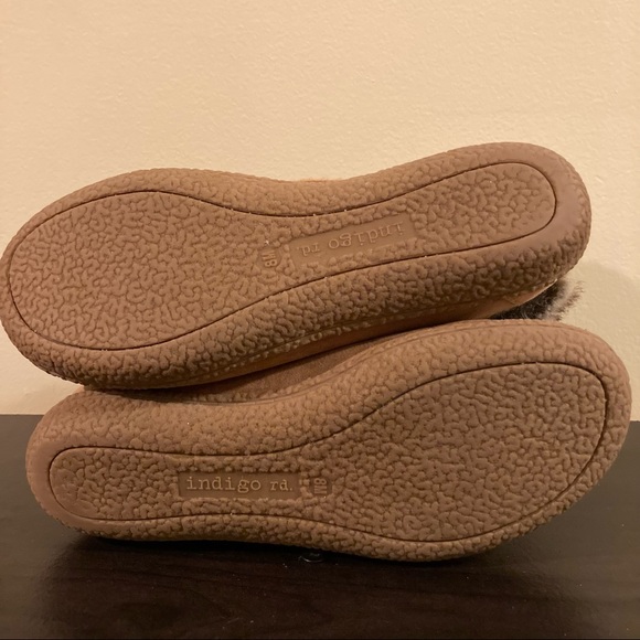 Indigo Rd faux fur moccasin booties - Picture 5 of 7